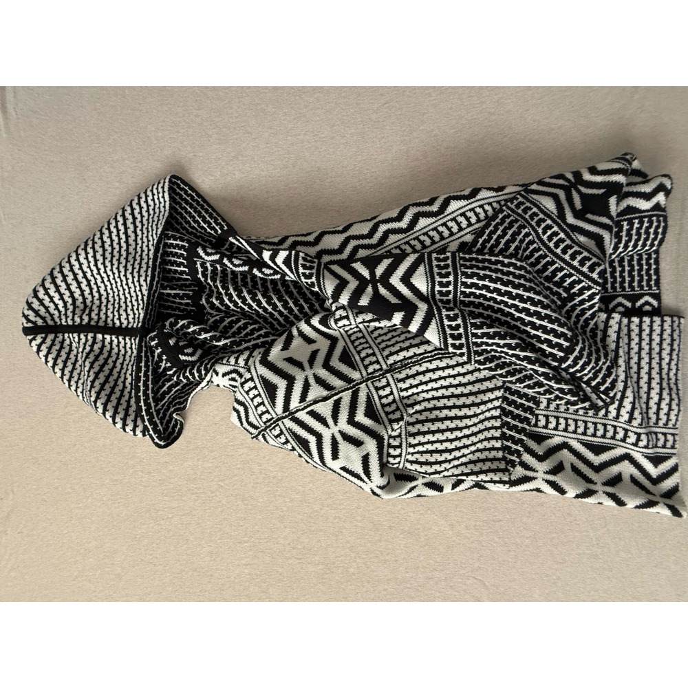 White House Black Market Hooded Geometric Knit Wrap Black White M/L